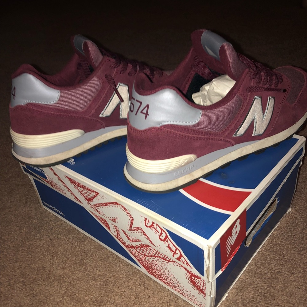 New Balance 574 Burgundy